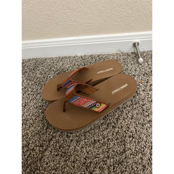 Minnetonka Flip Flops Women's Size 8 Comfort Slip On Tan Cute Sandals - Picture 9 of 9